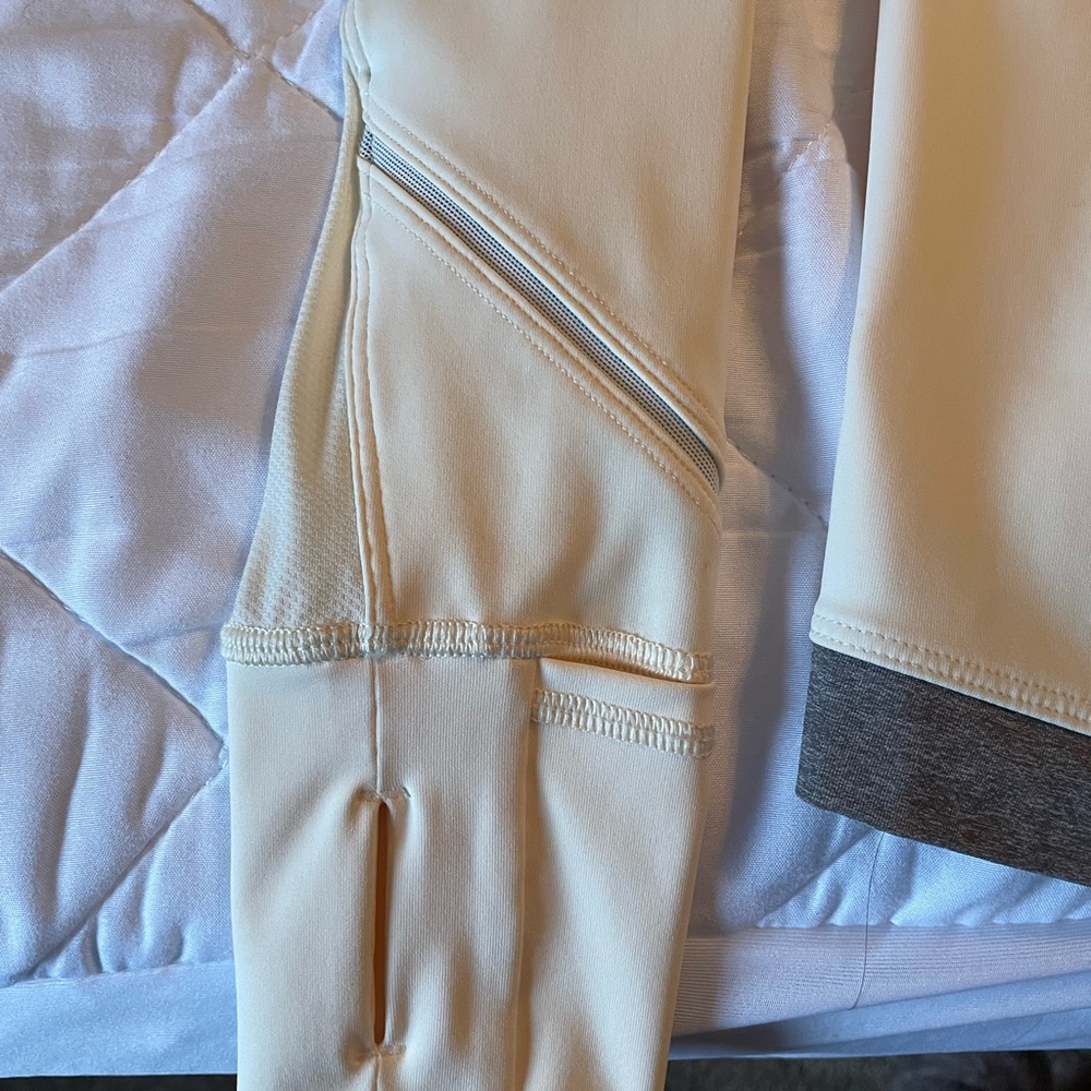 Lululemon Women's Off White jacket - Picture 6 of 8